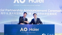 游泳战报中国网球金花惊艳柏林练网球腘窝长大囊肿